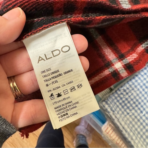 Red Plaid Decorative Throw Scarf 🧣 - Picture 3 of 6